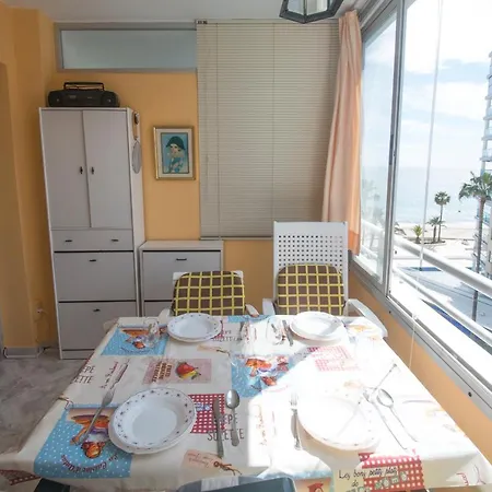 36 Avenida Juan Carlos I 아파트 *